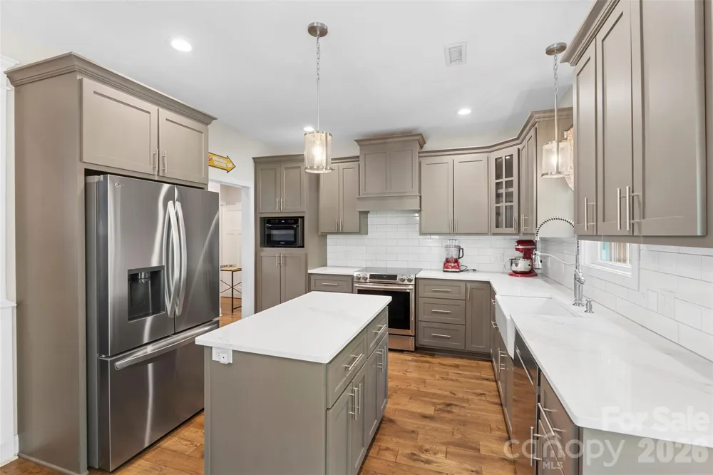 7015 Waterfront Place Granite Falls, NC 28630