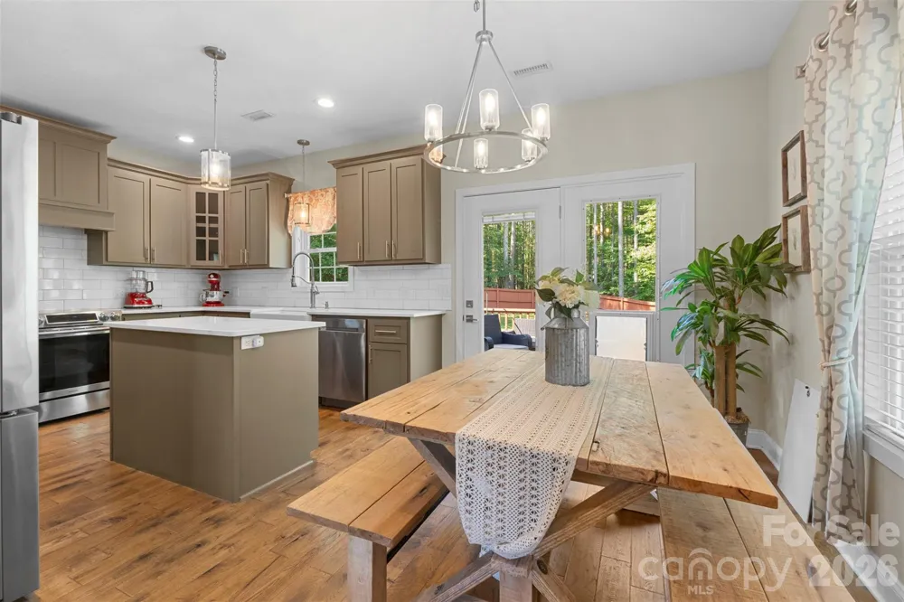 7015 Waterfront Place Granite Falls, NC 28630