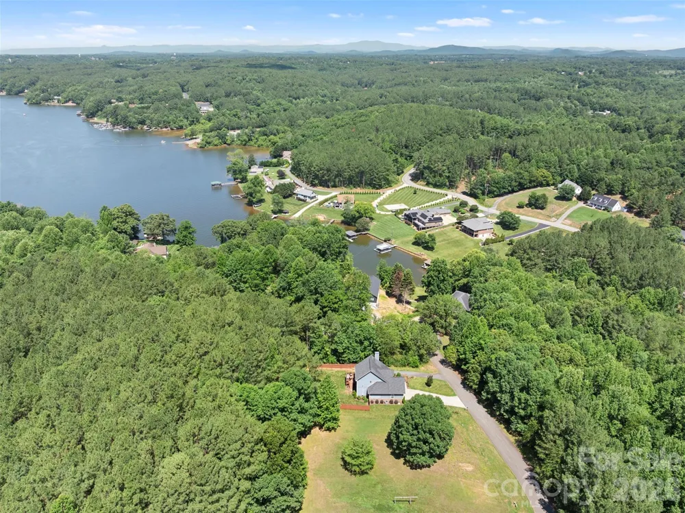 7015 Waterfront Place Granite Falls, NC 28630