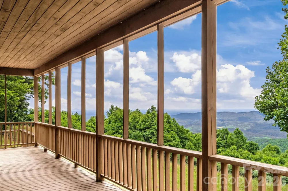 576 Lake Vista Drive Glade Valley, NC 28627