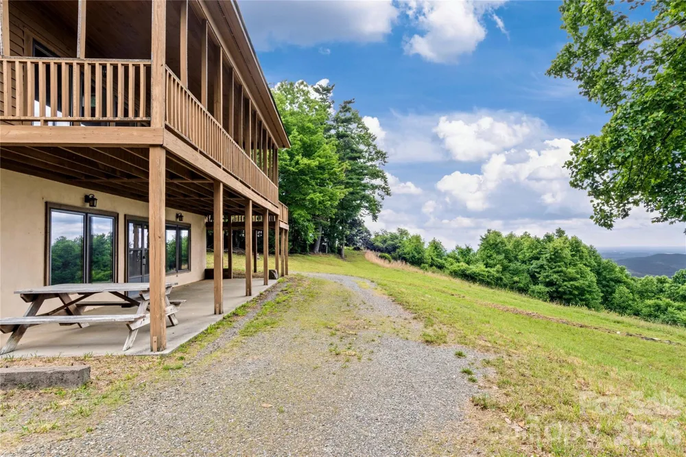 576 Lake Vista Drive Glade Valley, NC 28627