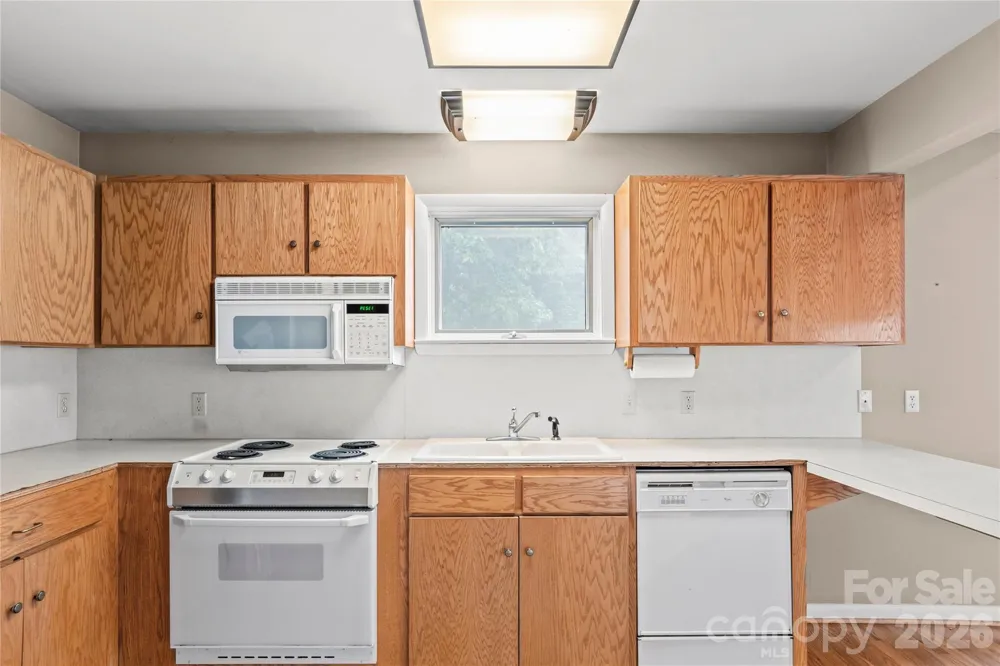 576 Lake Vista Drive Glade Valley, NC 28627