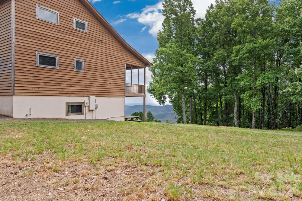 576 Lake Vista Drive Glade Valley, NC 28627