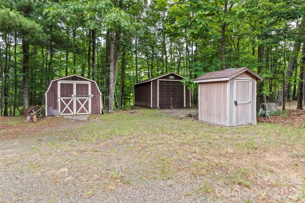 576 Lake Vista Drive Glade Valley, NC 28627