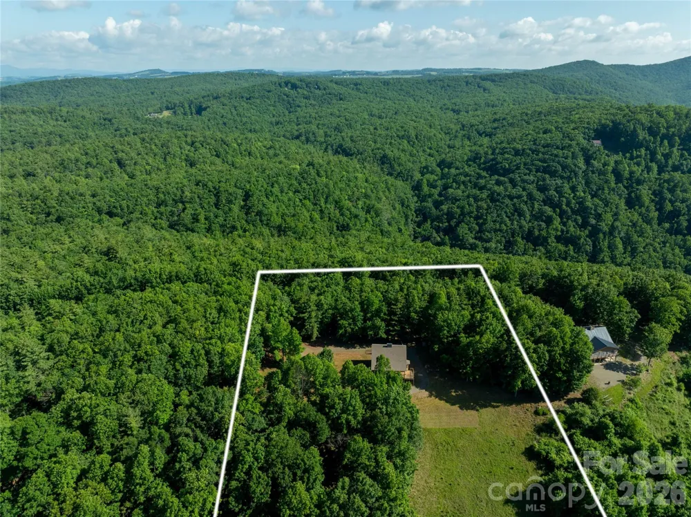 576 Lake Vista Drive Glade Valley, NC 28627