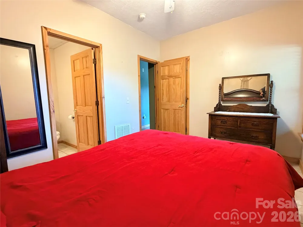 605 Valley View Drive Purlear, NC 28665