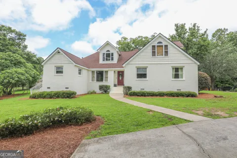 146 E Lakeview DR NE