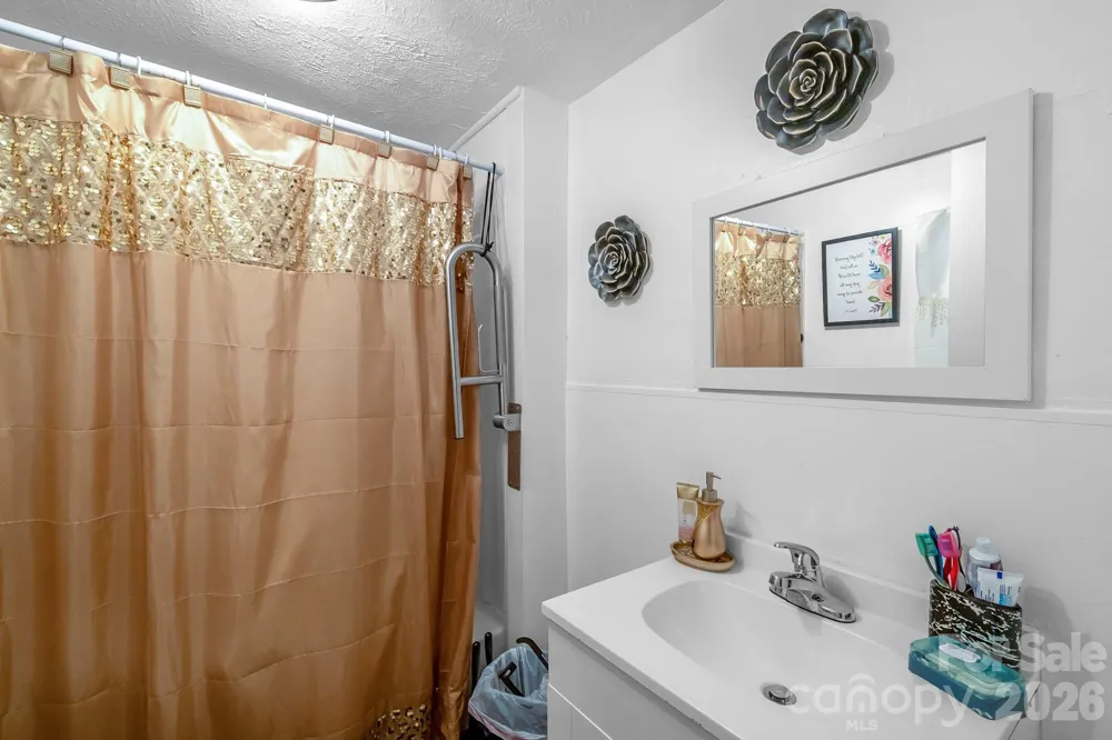 229 Acl Avenue Cheraw, SC 29520