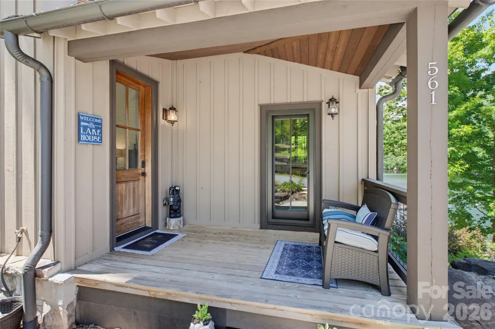 561 Harbor Ridge Drive Tuckasegee, NC 28783
