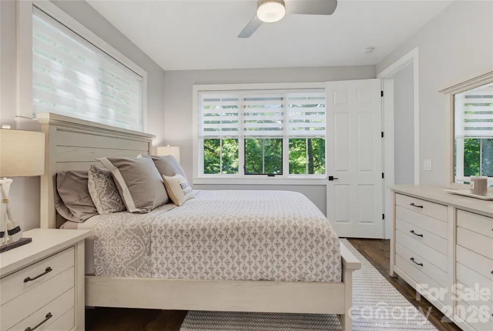 561 Harbor Ridge Drive Tuckasegee, NC 28783