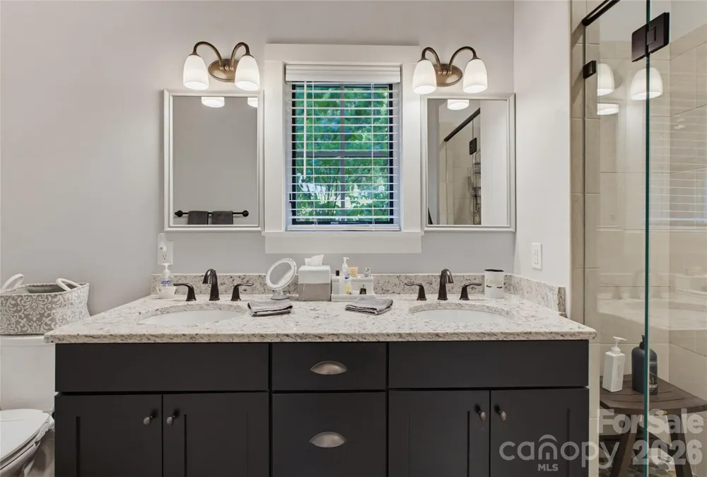 561 Harbor Ridge Drive Tuckasegee, NC 28783