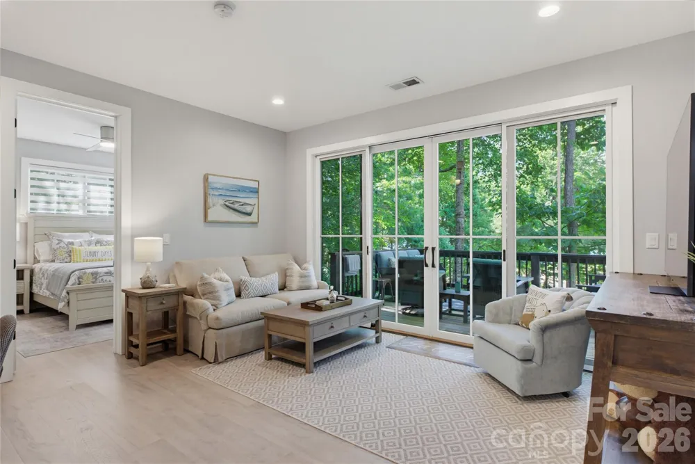 561 Harbor Ridge Drive Tuckasegee, NC 28783