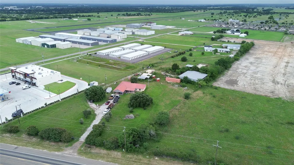 2797 Highway 105 W Navasota, TX 77868