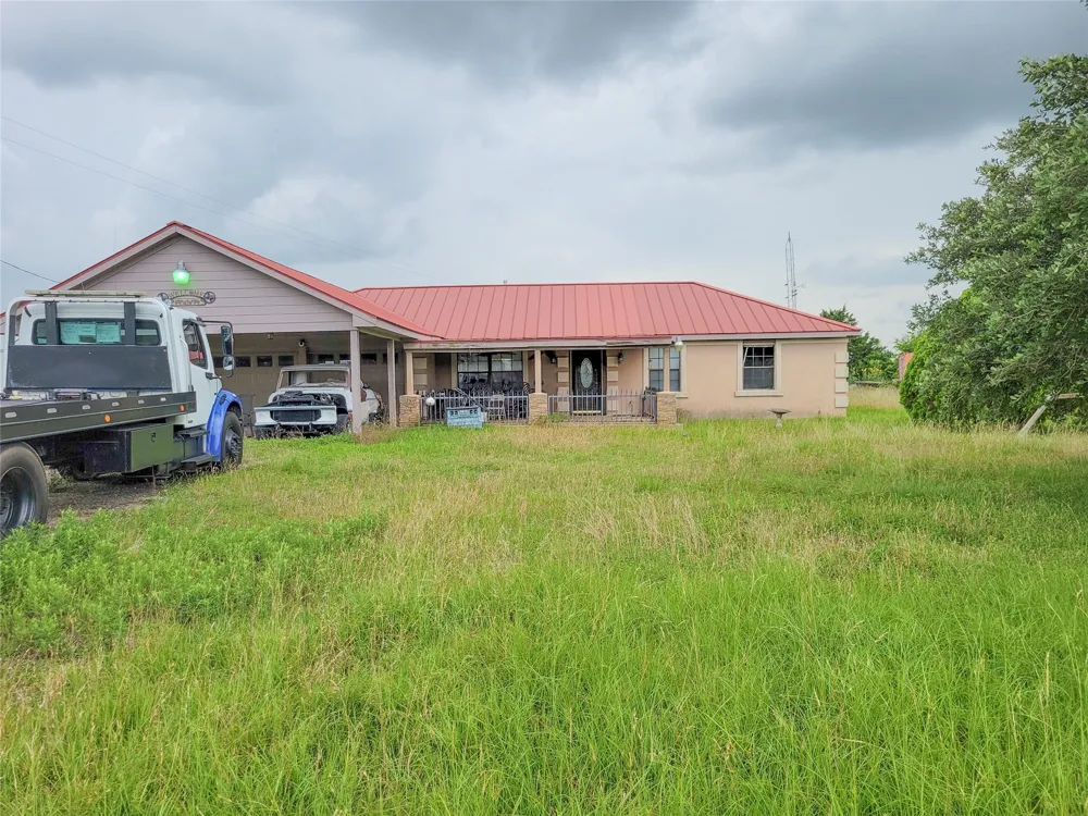 2797 Highway 105 W Navasota, TX 77868