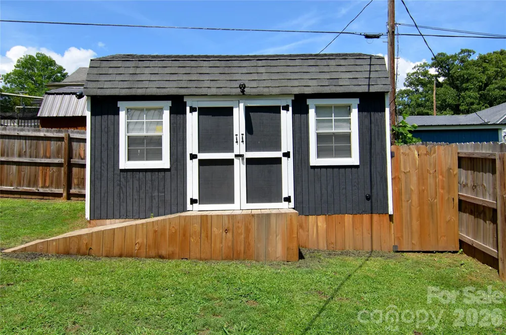 120 7th Street #20 Marion, NC 28752