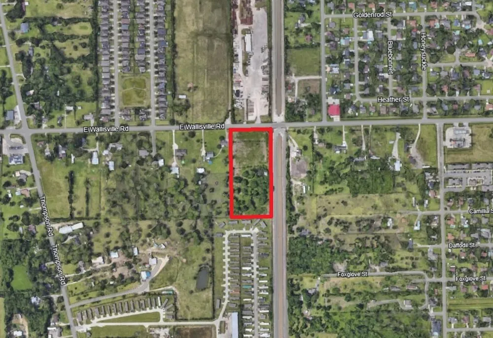 2020 E Wallisville Rd Highlands, TX 77562