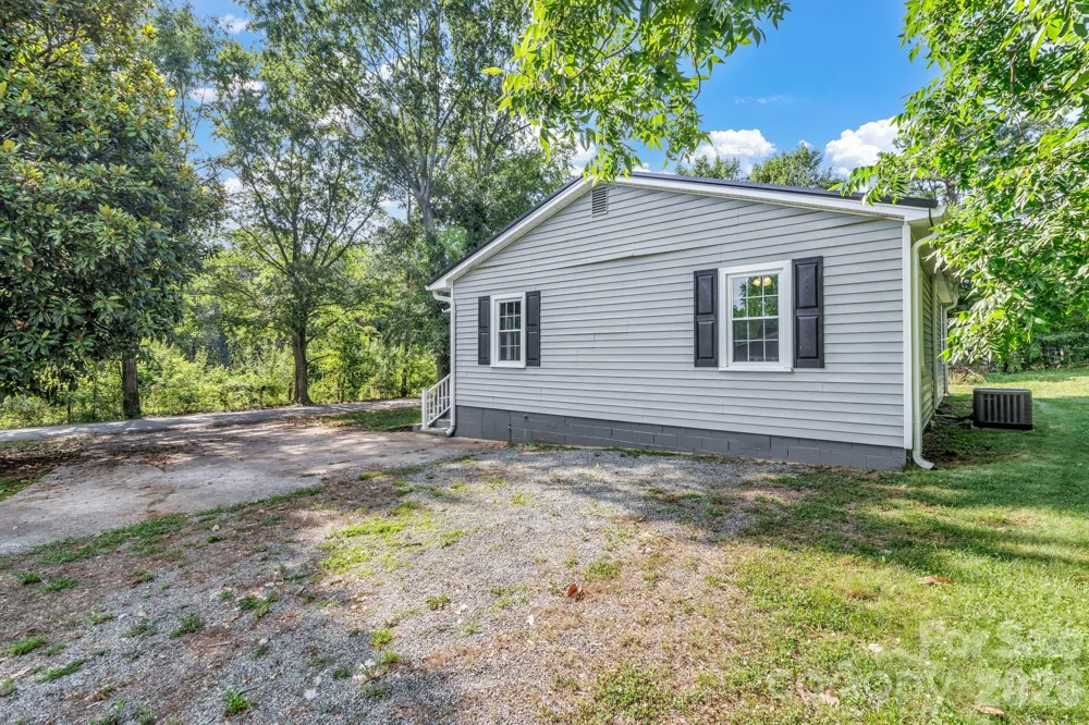 137 J E Morrow Street Forest City, NC 28043