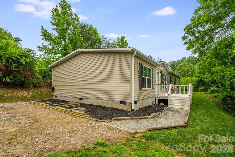 77 Star Flower Road Alexander, NC 28701