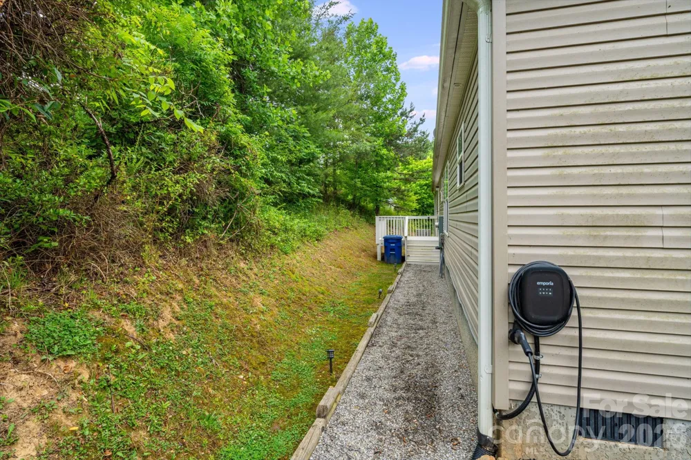 77 Star Flower Road Alexander, NC 28701