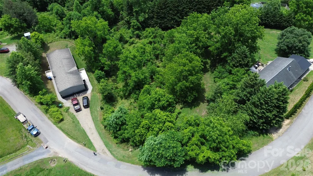 77 Star Flower Road Alexander, NC 28701