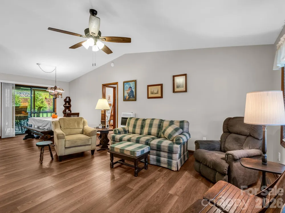 182 Resada Drive Brevard, NC 28712