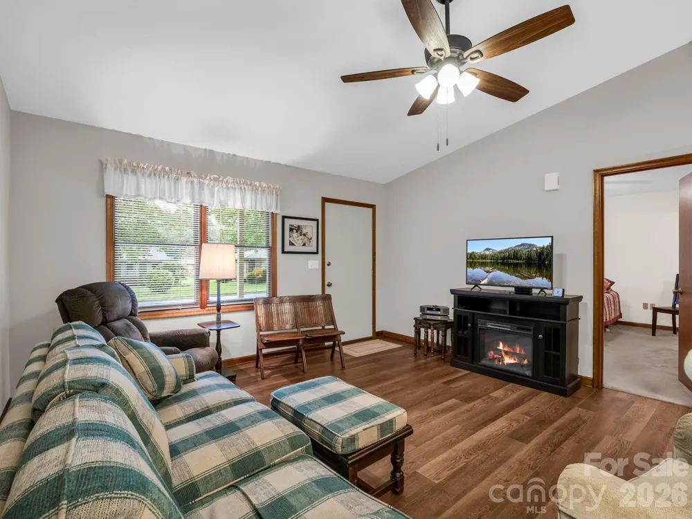 182 Resada Drive Brevard, NC 28712