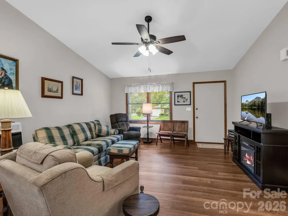 182 Resada Drive Brevard, NC 28712
