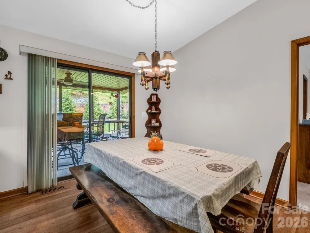 182 Resada Drive Brevard, NC 28712