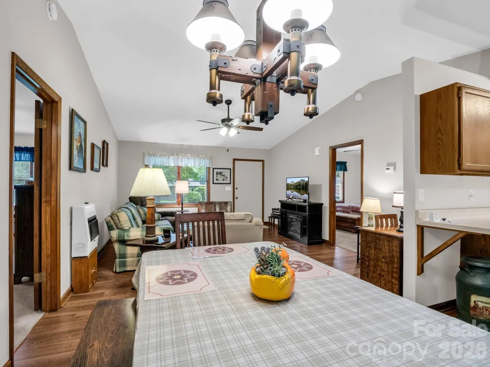 182 Resada Drive Brevard, NC 28712
