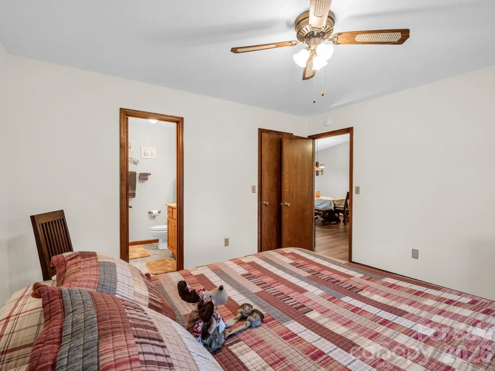 182 Resada Drive Brevard, NC 28712