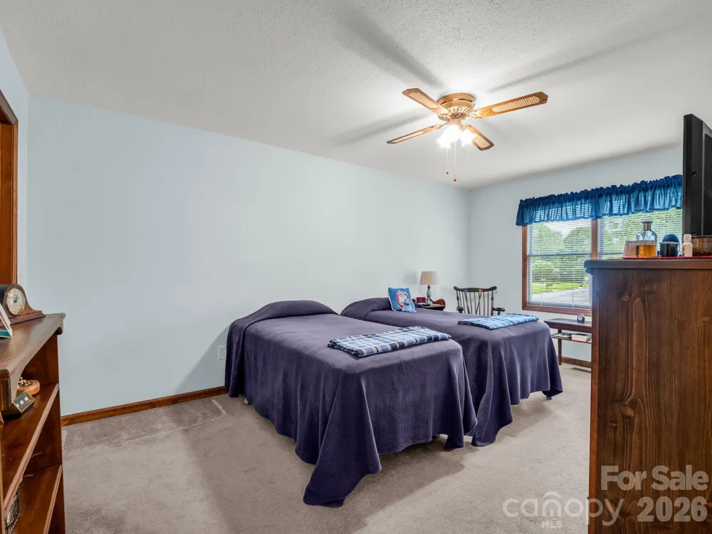 182 Resada Drive Brevard, NC 28712