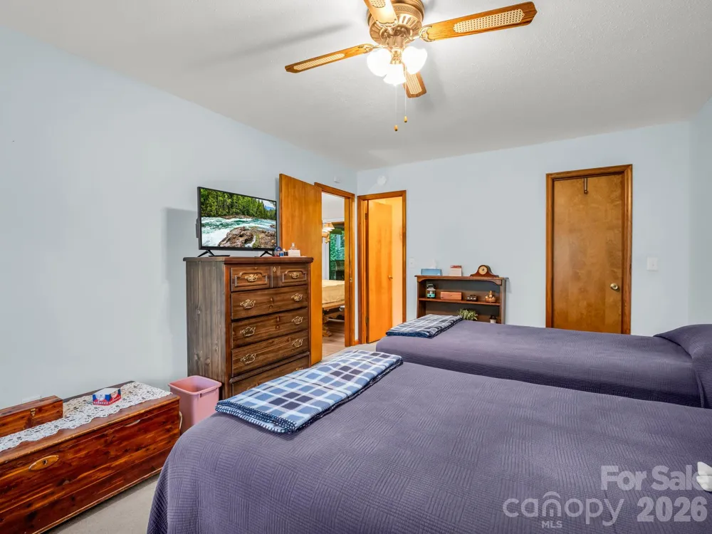 182 Resada Drive Brevard, NC 28712