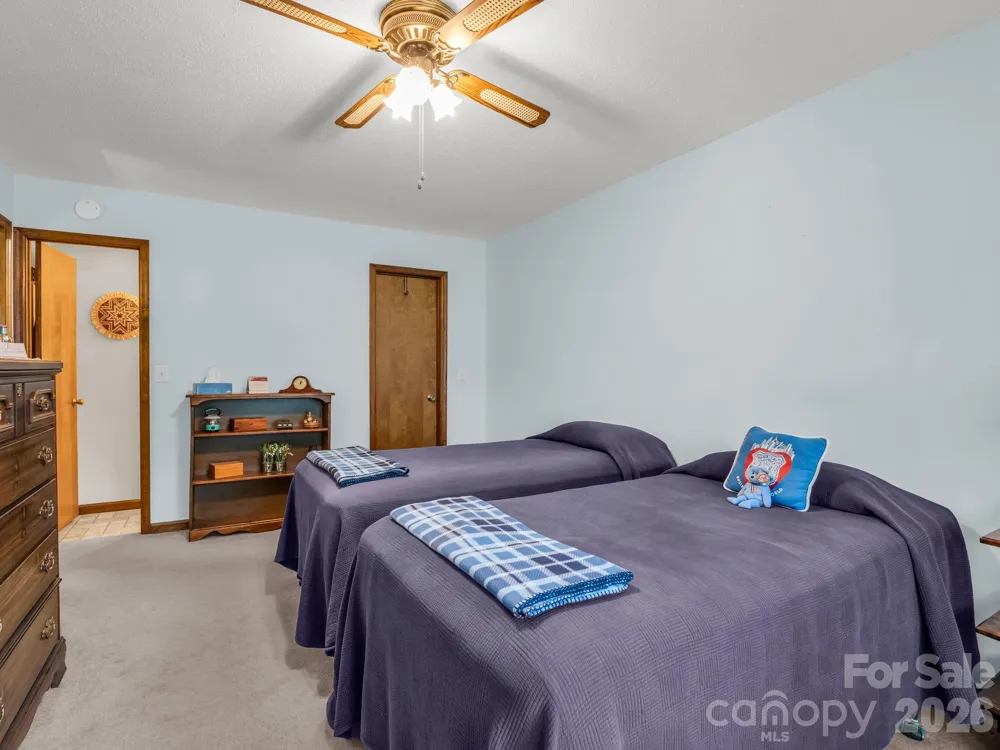 182 Resada Drive Brevard, NC 28712