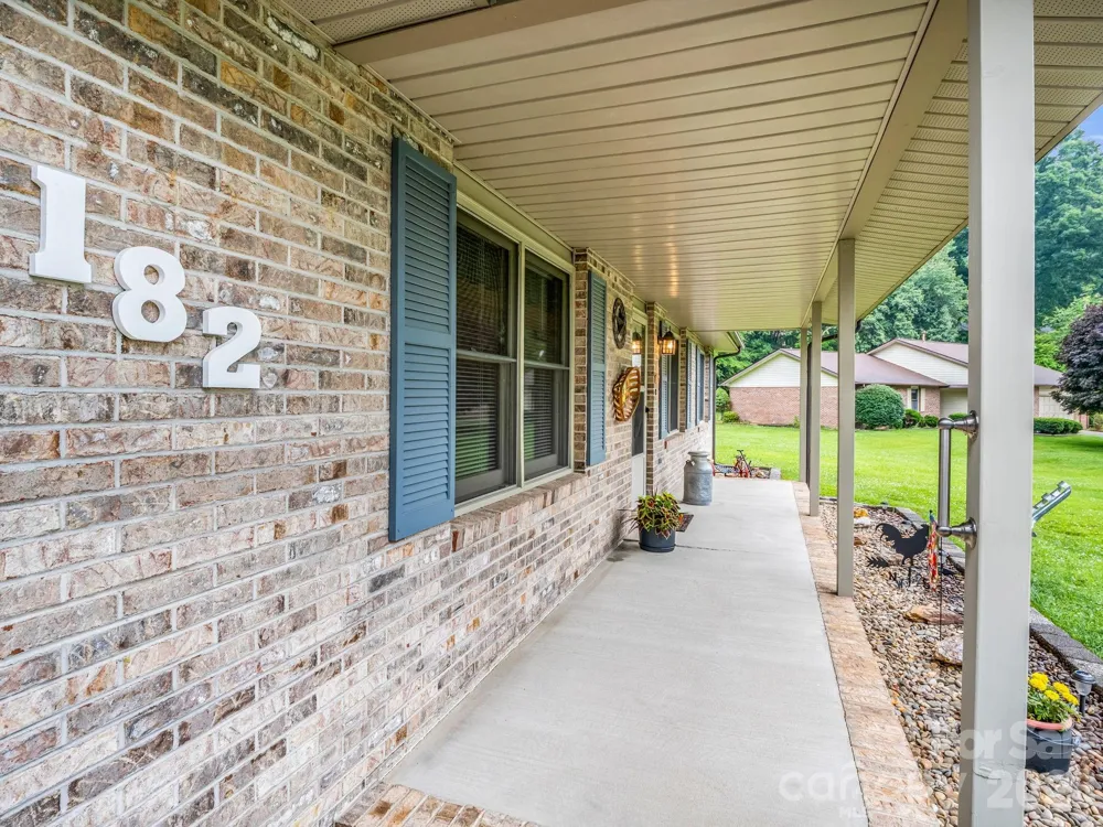 182 Resada Drive Brevard, NC 28712