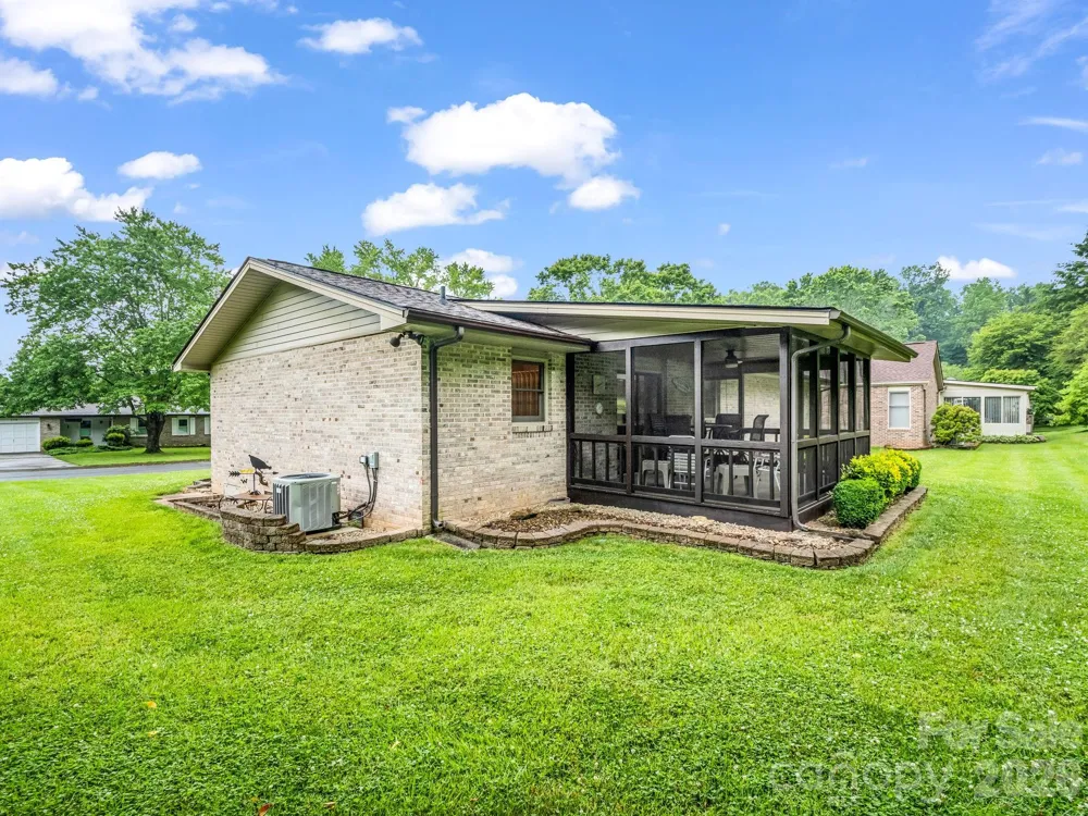 182 Resada Drive Brevard, NC 28712