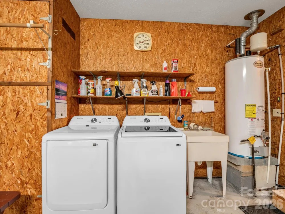182 Resada Drive Brevard, NC 28712