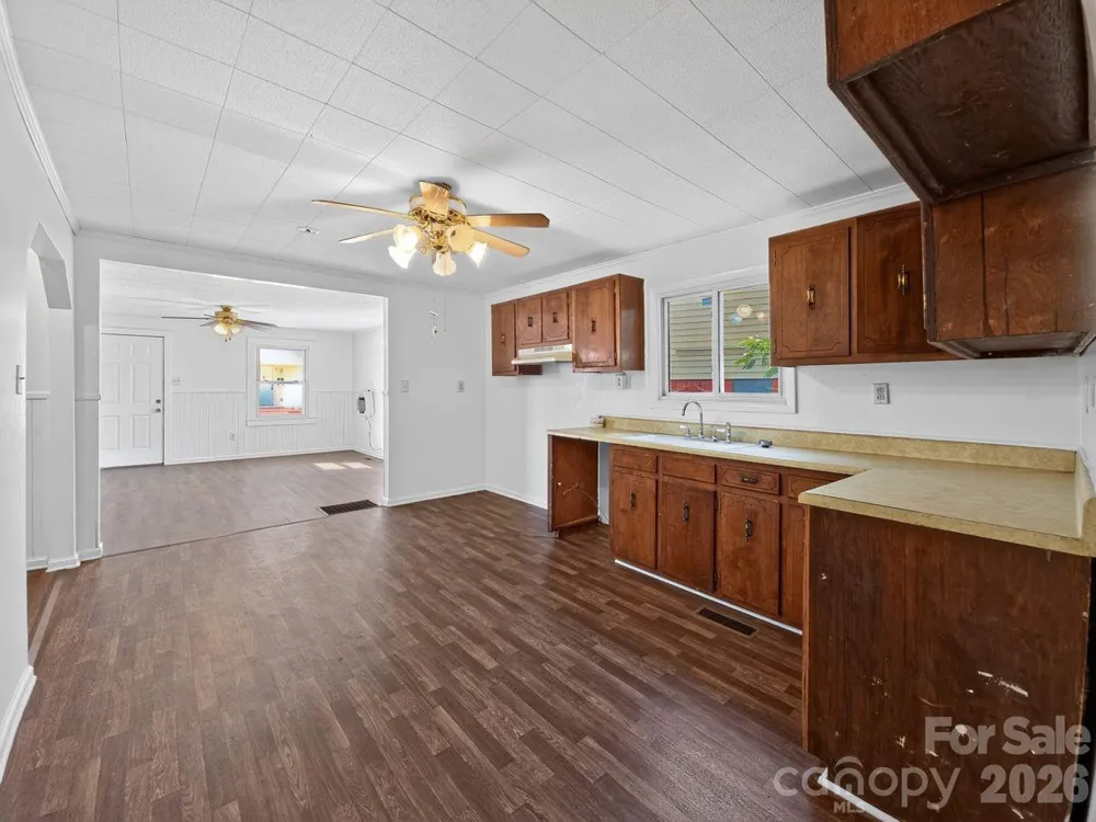 80 Ridge Street Marion, NC 28752