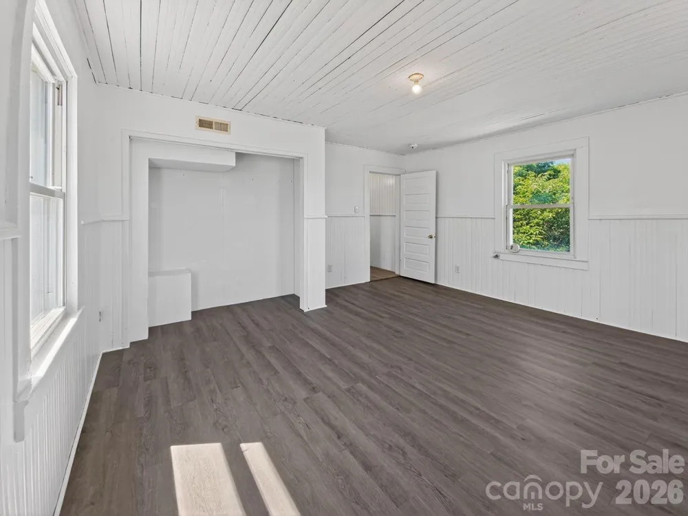 80 Ridge Street Marion, NC 28752