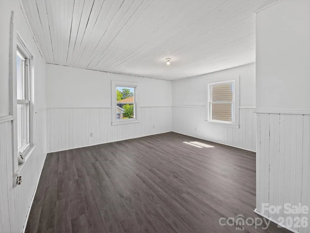 80 Ridge Street Marion, NC 28752