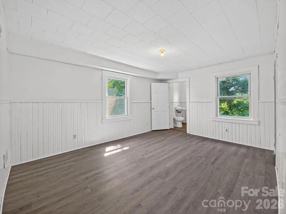 80 Ridge Street Marion, NC 28752