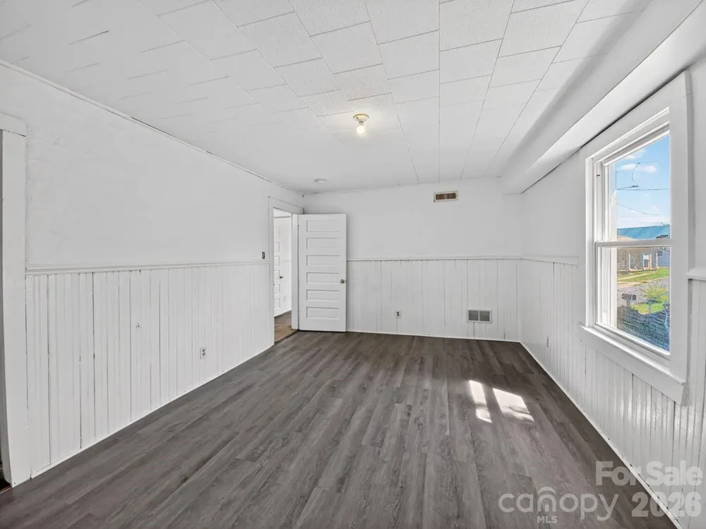 80 Ridge Street Marion, NC 28752