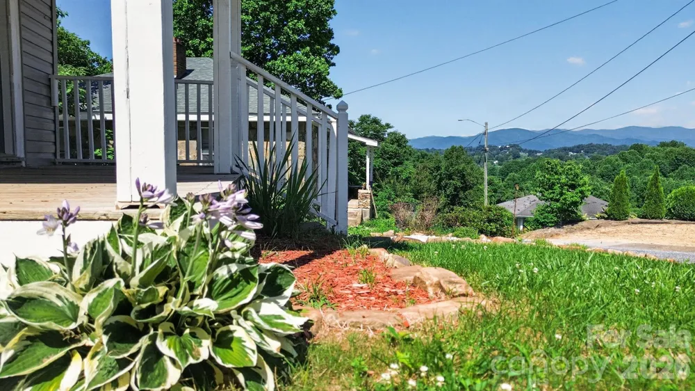 80 Ridge Street Marion, NC 28752