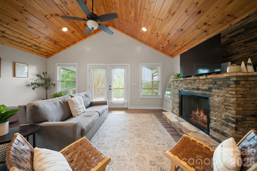 79 Trillium Way Bryson City, NC 28713