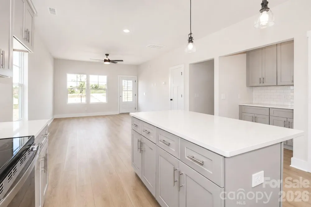 102 SIXTH AVENUE SE Hildebran, NC 28602