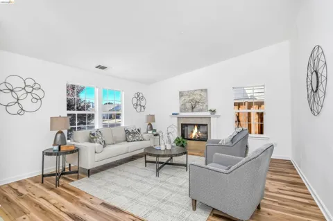 2076 Heartland Cir