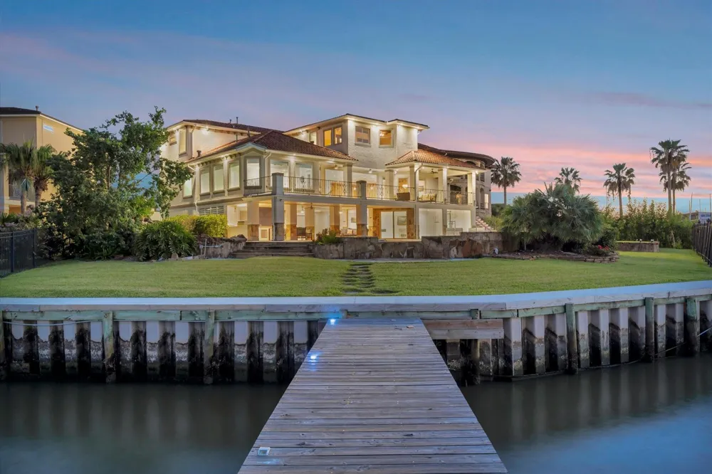 2240 Marina Way Kemah, TX 77565