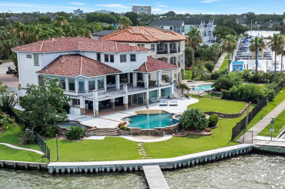 2240 Marina Way Kemah, TX 77565
