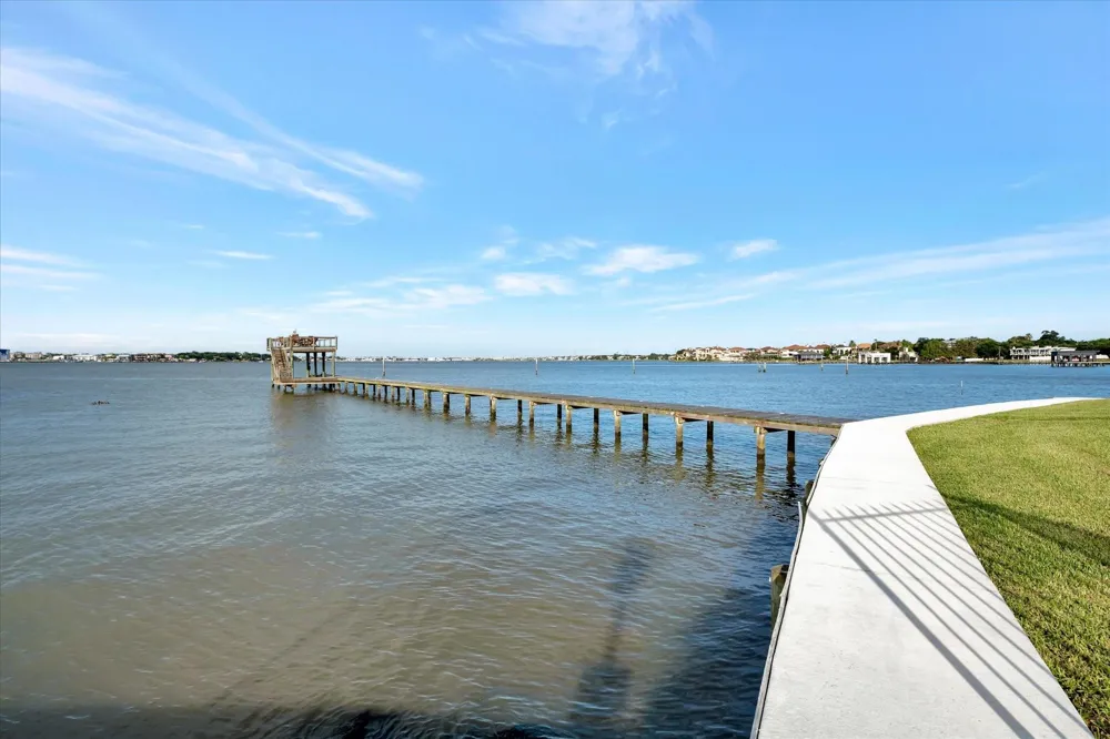 2240 Marina Way Kemah, TX 77565
