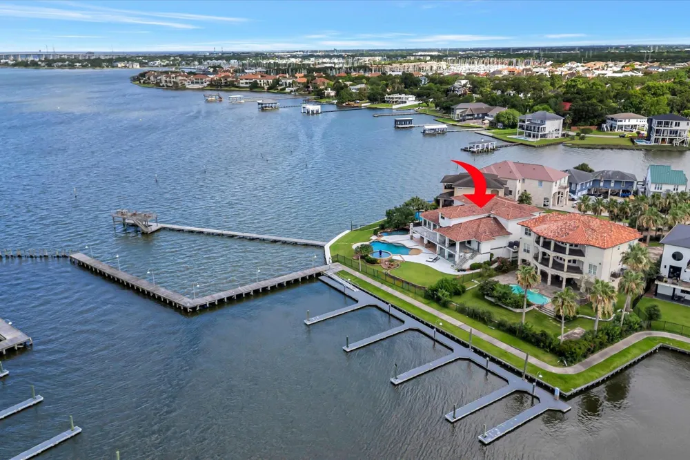 2240 Marina Way Kemah, TX 77565