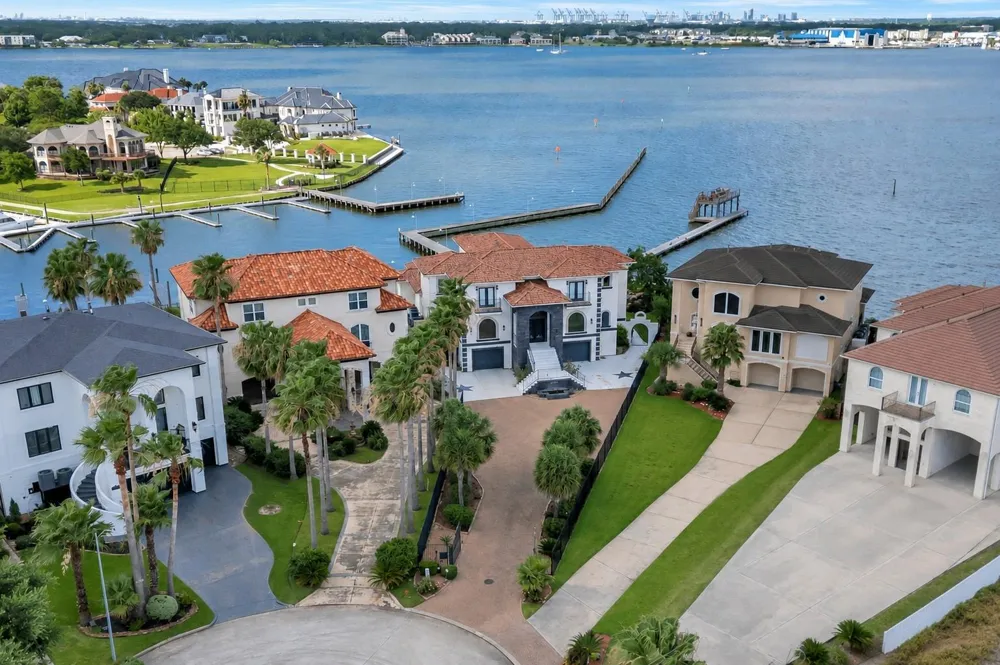 2240 Marina Way Kemah, TX 77565